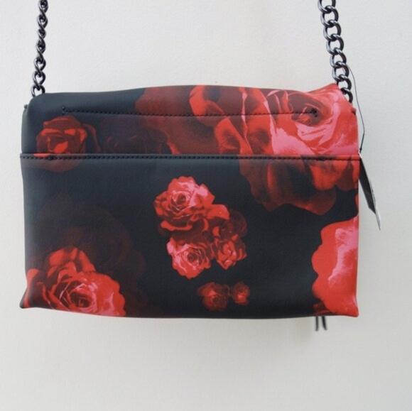 Simply Vera Vera Wang Garrison Crossbody Bag Black Red Rose Vegan Leather NWT! - Picture 4 of 12